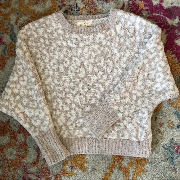 Jessica Simpson Cropped Leopard Animal Print Sweater Fluffy Lounge Casual - Picture 1 of 3